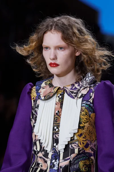 Look 98